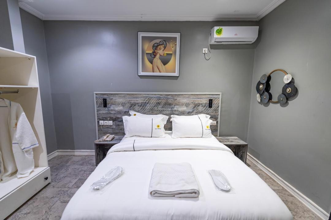 Villa Magnum Douala Eksteriør billede